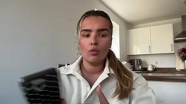 maisiesmithx live sex cam