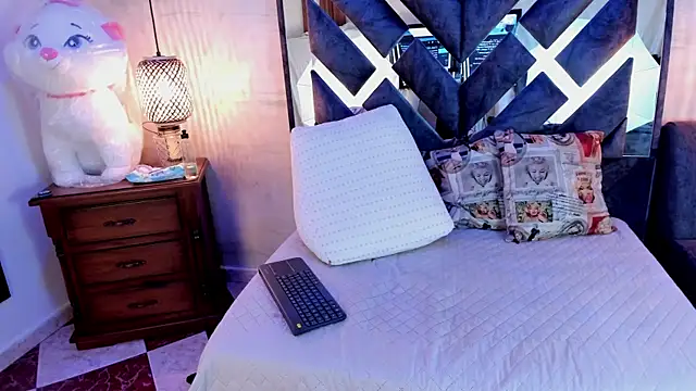 annie_vega17_ webcam