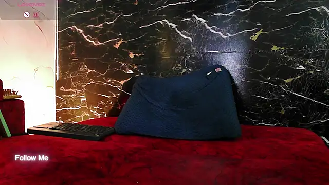 crislingery_dolli webcam