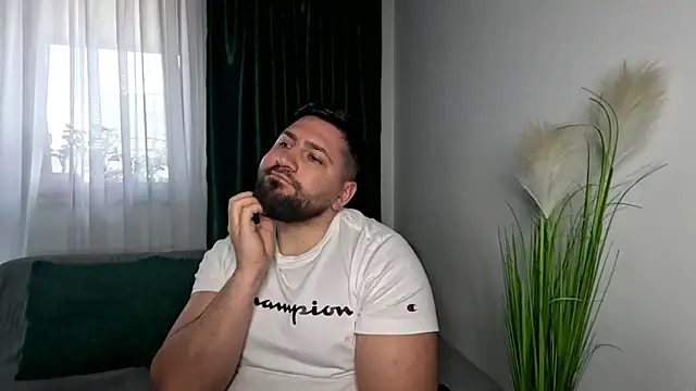 Gold_Alpha_Boy webcam