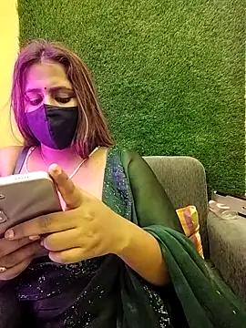 LoveLy-Soneya webcam