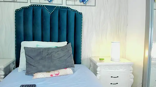 pinkmoon30 - Pinkmoon30's free webcam - UK Sex Cams