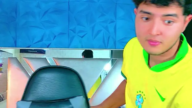 Oliver_Jamees webcam