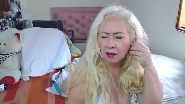 lucy_belle_bm webcam