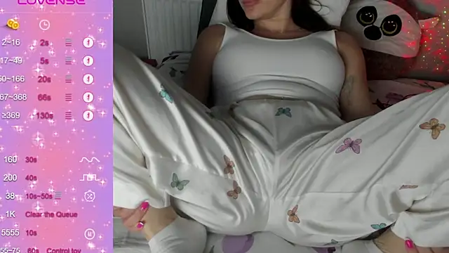 92yourbitch922 - 92yourbitch922's free webcam - UK Sex Cams