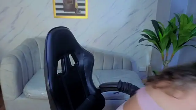 agatha_brooks_t webcam