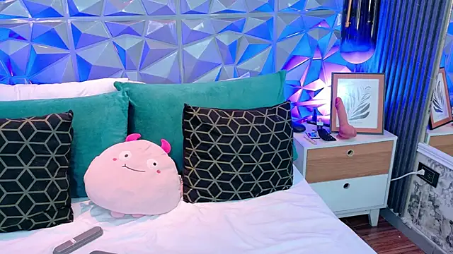 AdelineJhones webcam