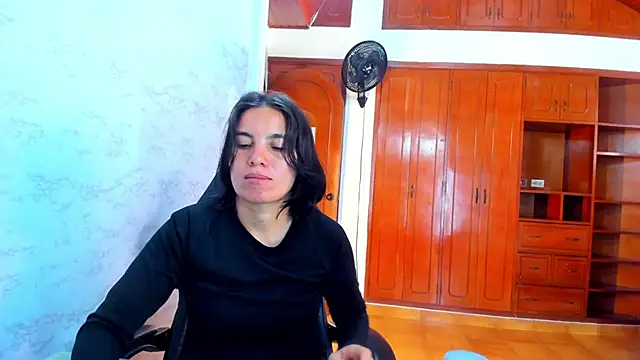 Emily_and_Soffy webcam