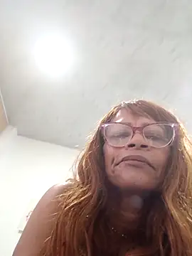 Webcam Model (BustyMilf_)  is live.Free join now!