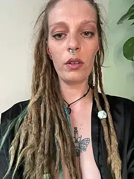 MenaDreadfull webcam