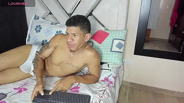 antonio_aguilarx webcam