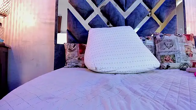 annie_vega17_ webcam