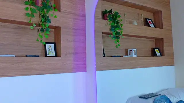 Darlyn_tenderhot__ webcam