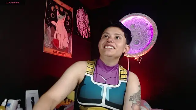 girl_intense444 webcam