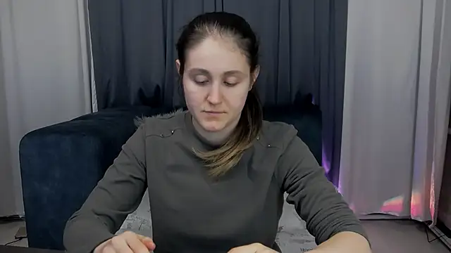 Holliy_Cooper webcam