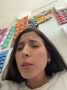 LittleDoll___ webcam