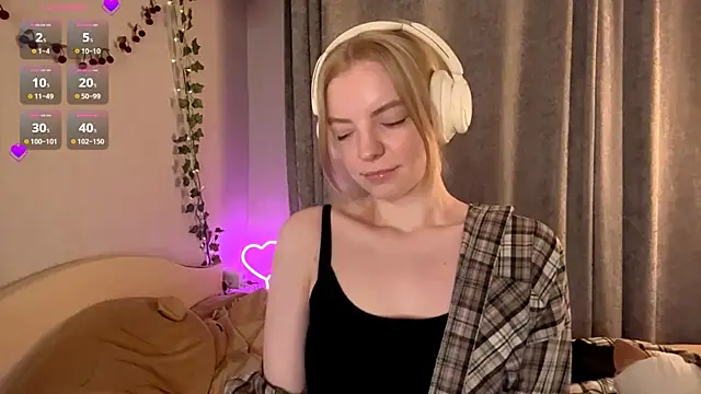 Marry_Sornatiko webcam