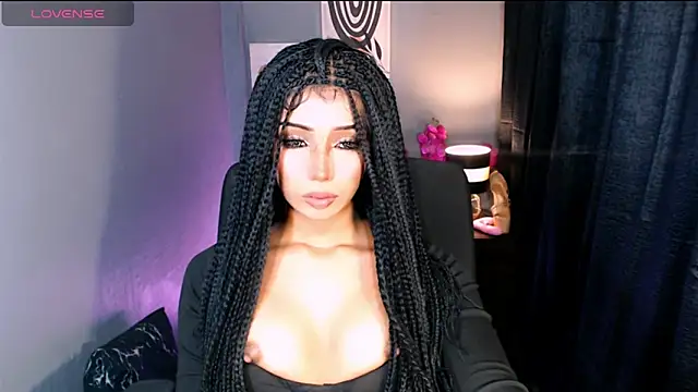 xUrGoddess_islaCumsAlotx webcam