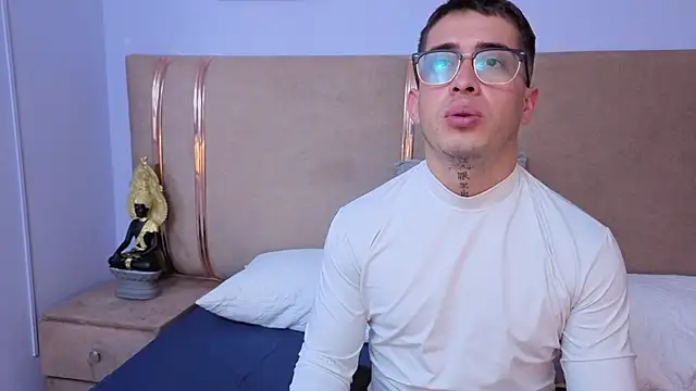 Tommas_Jhonson webcam