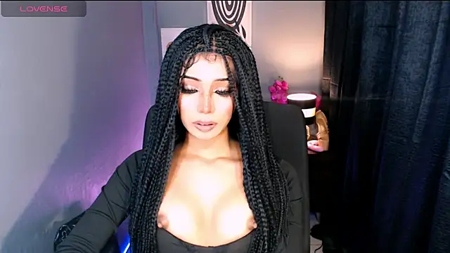 xUrGoddess_islaCumsAlotx webcam