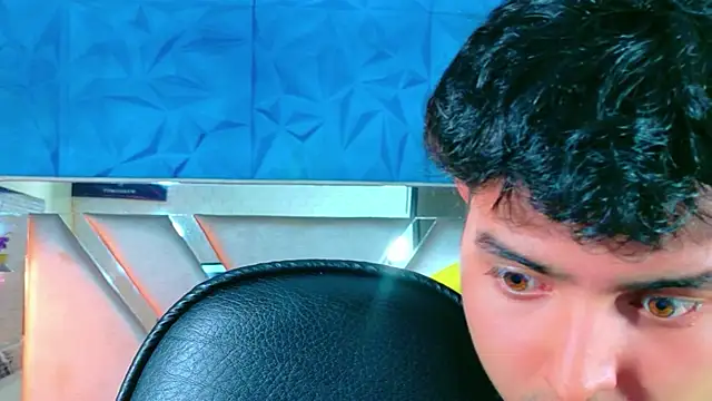 Oliver_Jamees webcam