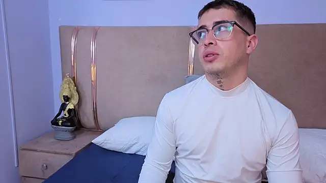 Tommas_Jhonson webcam