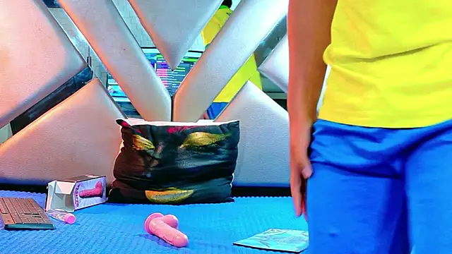 Oliver_Jamees webcam