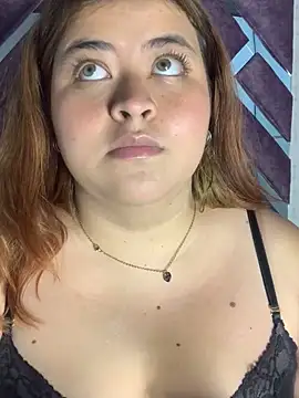 ZoeBennett_Pink webcam