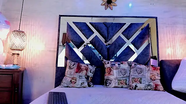 annie_vega17_ webcam