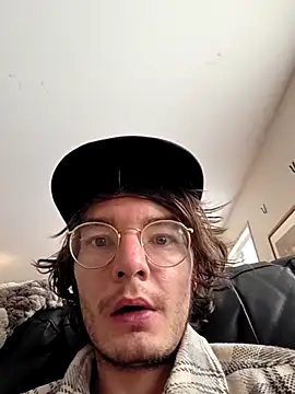 KinkyKittyBoy webcam