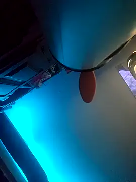 Hotredheadandtoungelasher webcam