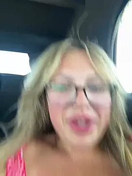 biancasuger (F young) - NAKED FRONT DOOR OPEN neighbors view