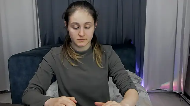 Holliy_Cooper webcam