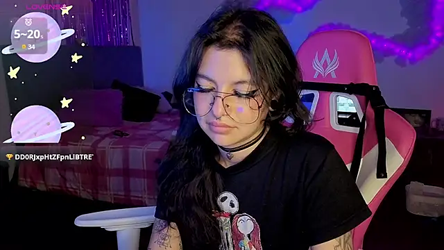larah_uwu webcam