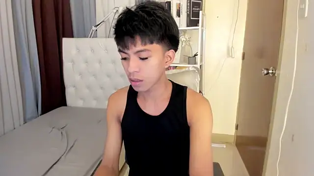 davincihugecock live sex cam