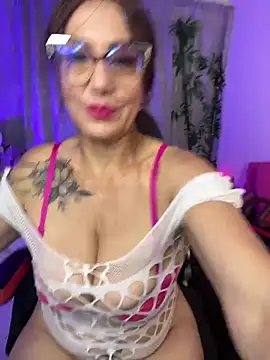 lonely_shewolf webcam