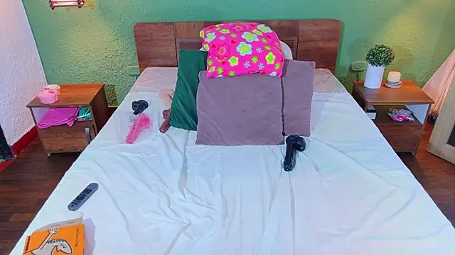 tinyy_whore18 webcam