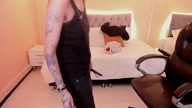 Bela_Craxkerr webcam