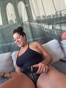 Bigbuttbrooklynn webcam