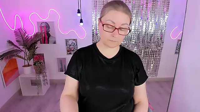 Alexandra_Kind webcam