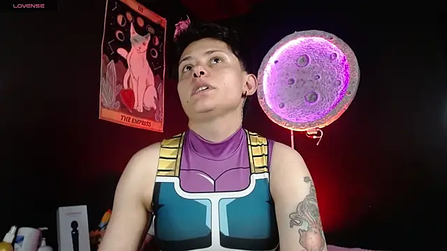 girl_intense444 webcam