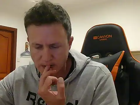 TroyDieselXXX webcam