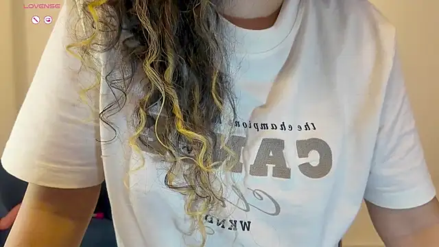 _neesha_414_'s live cam