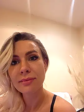 aureliadoux (Ask my age) - Dildo Back Ride 🤠🍆💦