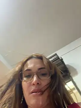 Irresistible24 webcam