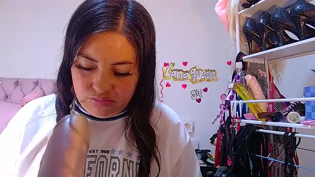 lanaqueen699 webcam
