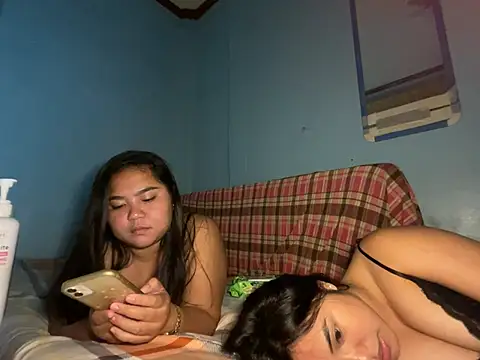 slut_emerald22 webcam