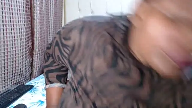 CHOCOLATEDARKBUSTYX webcam