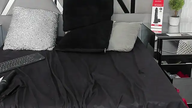 MonzerratBoyer webcam