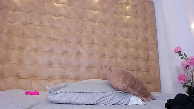 violet_giraldo webcam